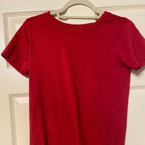 RED LULULEMON RELAXED FIT SWIFTLY TECH